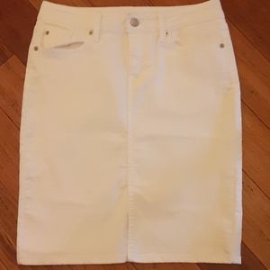 Gap * White denim pencil skirt size 4